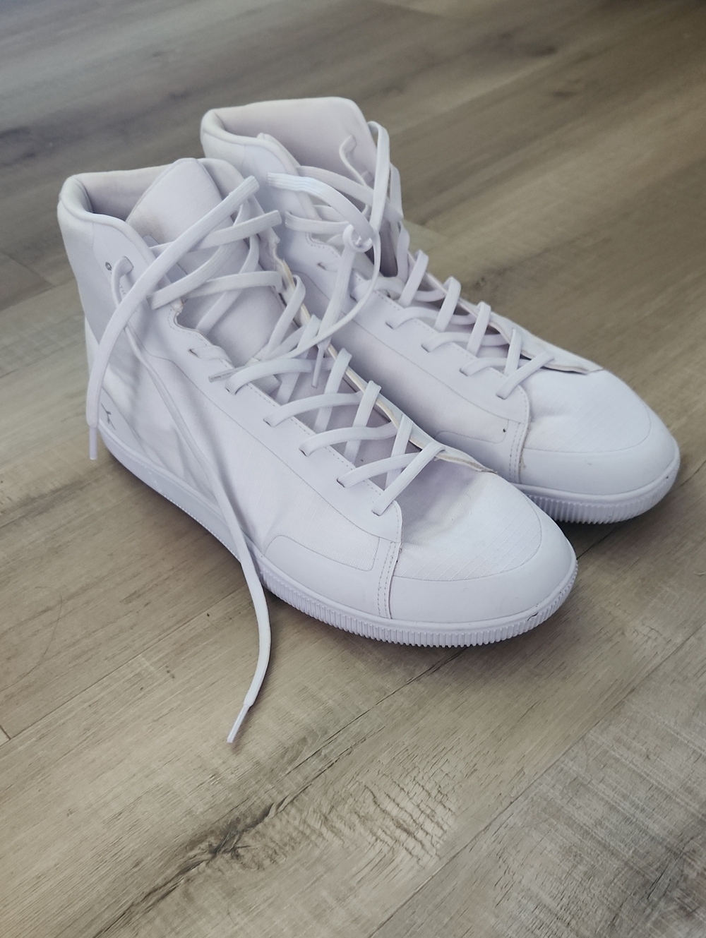Men's FLUX High-Top Grounding Sneakers in White